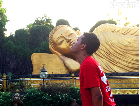 Budha dicium haha