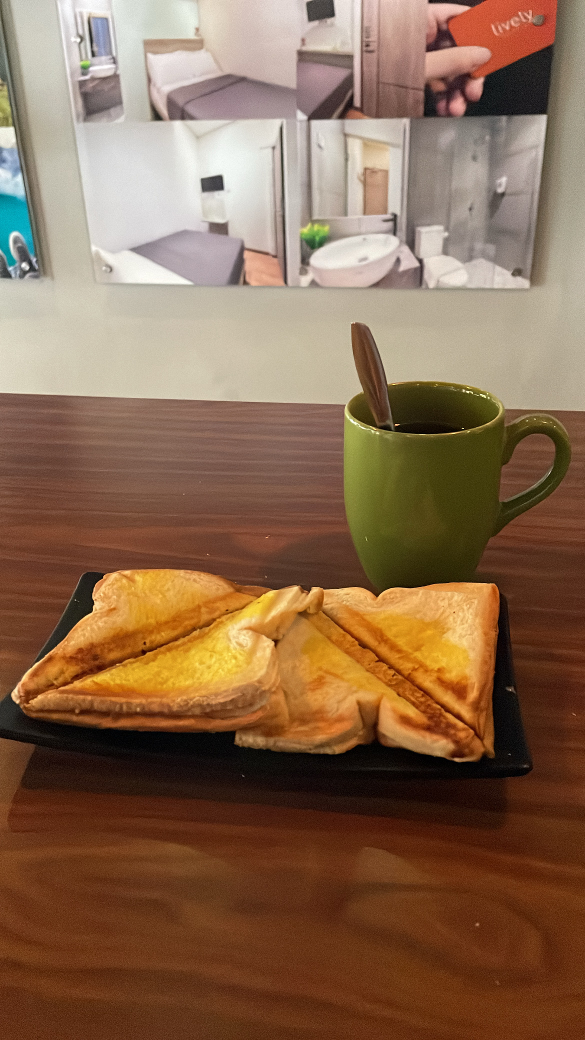 Toast (Roti Bakar Selai Kacang) My Studio Hotel Surabaya