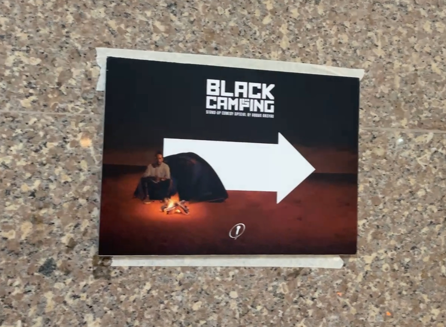 Papan petunjuk Black Camping