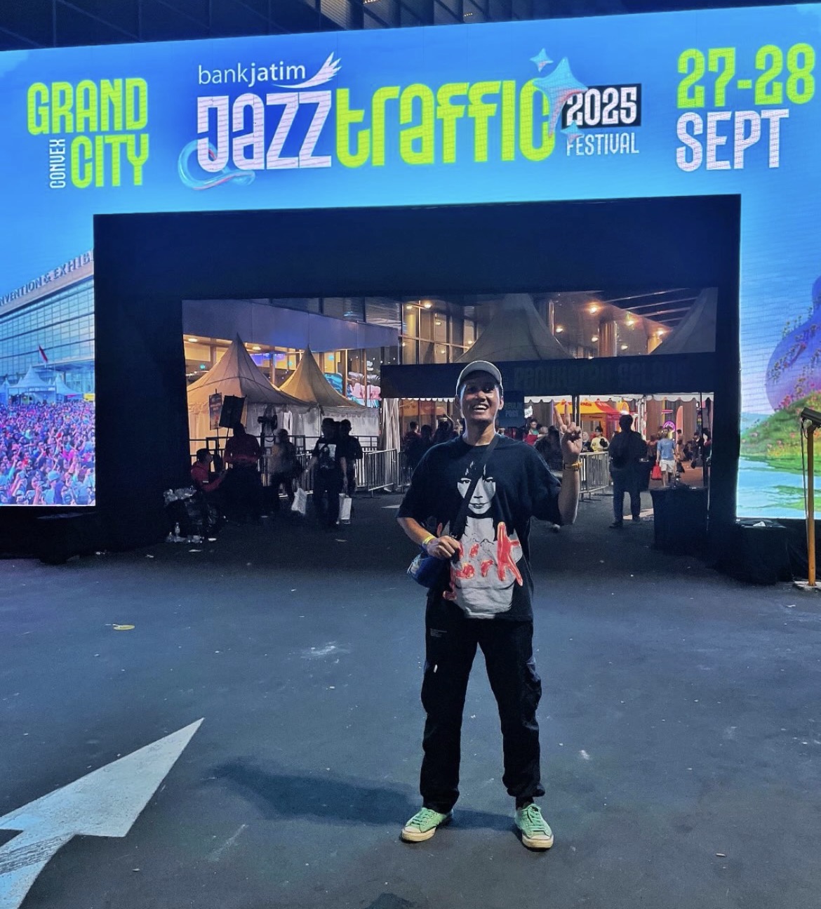 Foto di depan gerbang Jazz Traffic Festival 2025